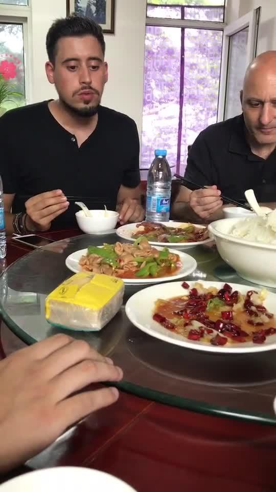 吃内脏聊天瓜,内脏美食与八卦趣闻