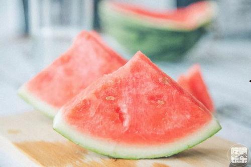 腮红吃瓜测评,吃瓜测评带你领略美妆新风尚