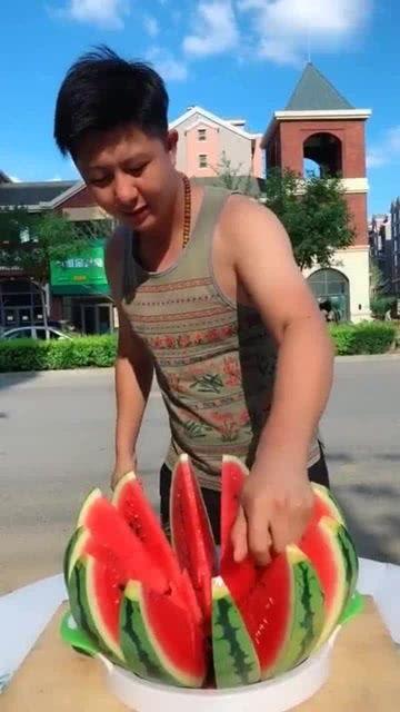 表哥 吃瓜