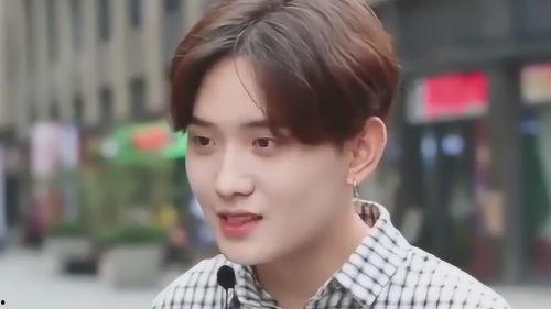 因为吃瓜视频吵架,网络舆论的边界与冲突