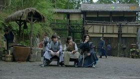 典型吃瓜现场,围观者的狂欢与反思  第2张