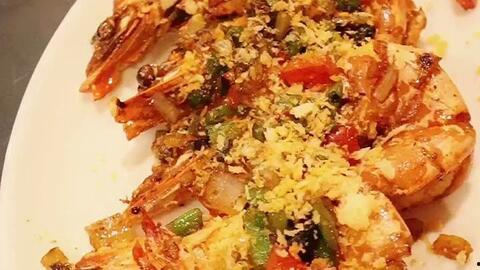 东京阿鸡吃瓜,揭秘日本街头吃瓜文化  第3张