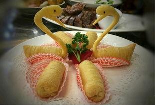 桂林莲花吃瓜,夏日消暑吃瓜新风尚  第1张